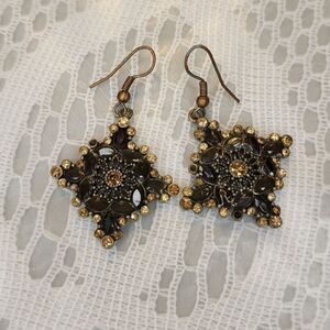 Vintage Monet Dangle earrings.